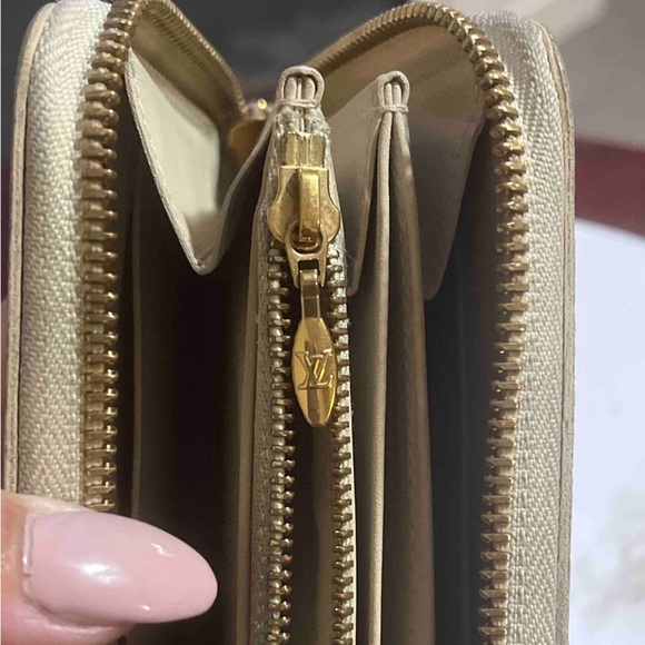 Louis Vuitton Gold Monogram Zippy Vernis Wallet SP4171; made in France - Picture 12 of 13
